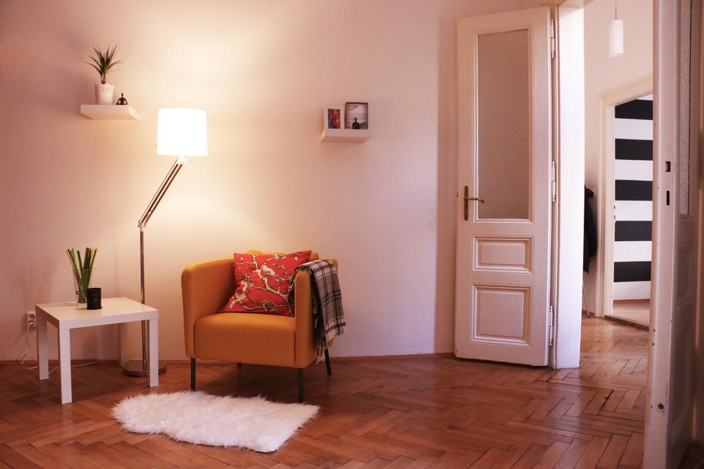 Apartment Charming Apt W Balcony Old Town