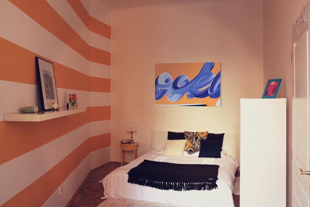 Charming Apt W Balcony Old Town Appartement